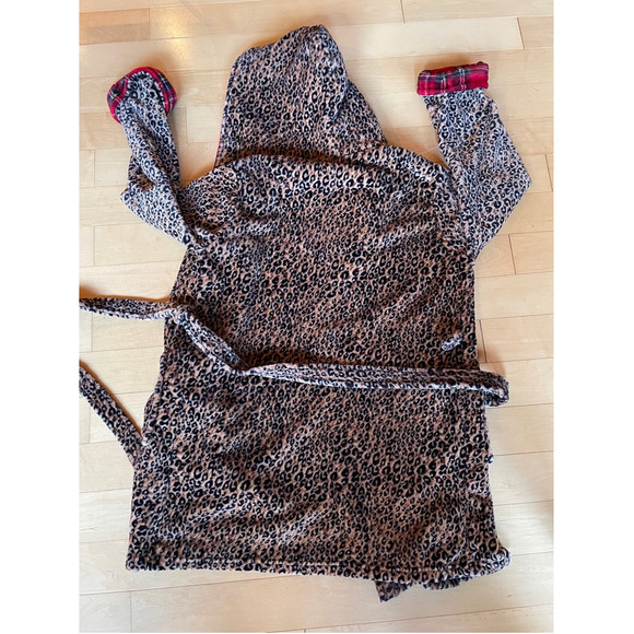 Max Studio L Leopard Hooded Robe - Picture 5 of 6